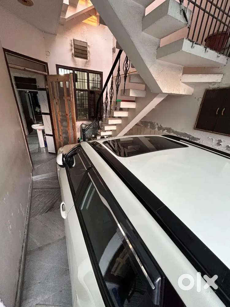 Mahindra Xuv300 2023 Diesel Geniune 35600 Km Driven