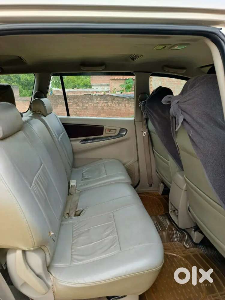 Toyota Innova Hycross 2.0 2011