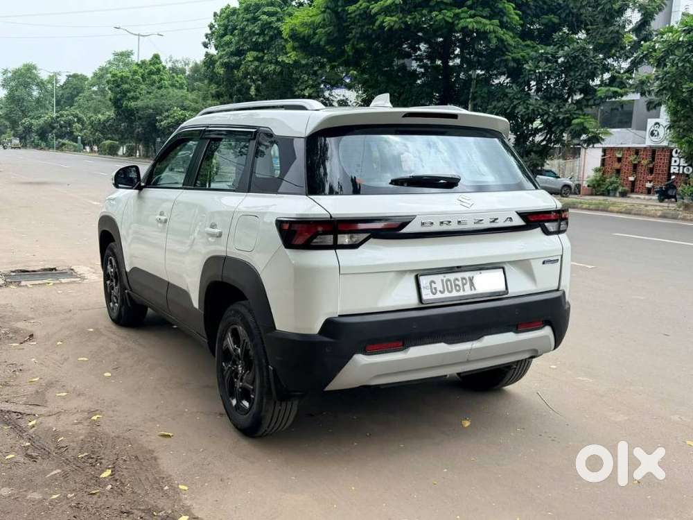 Maruti Suzuki Brezza 1.5 Zxi At Smart Hybrid, 2023, Petrol