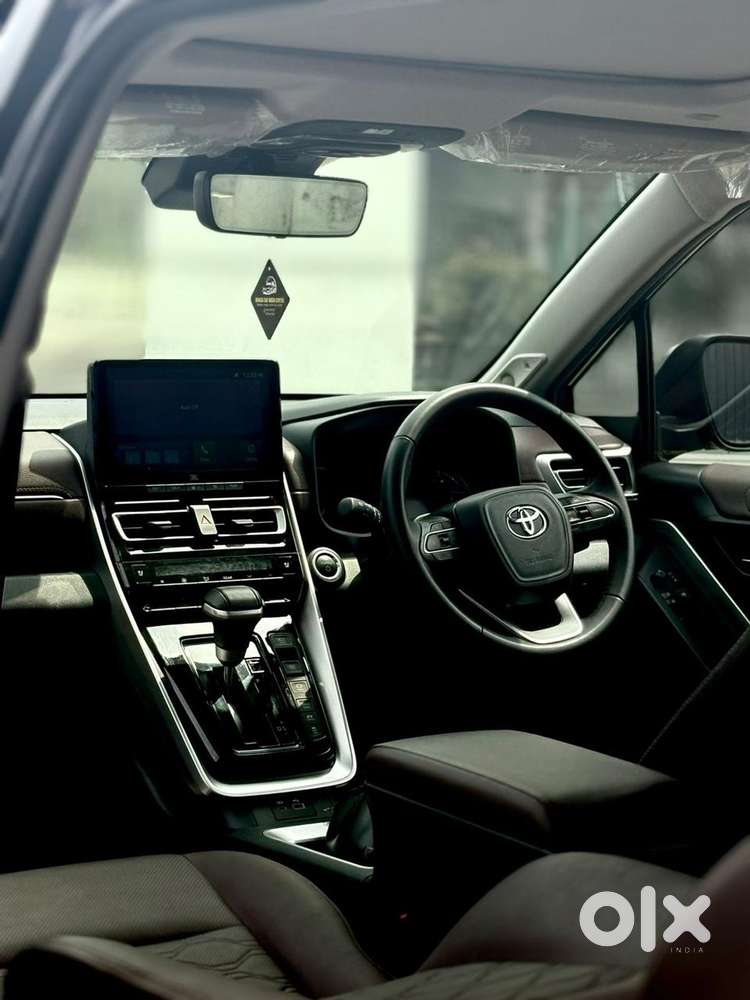 Toyota Innova Hycross 2.0 Zx (o) Hybrid 7 Str, 2023, Petrol