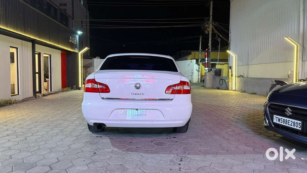Skoda Superb 2013 Petrol Manual