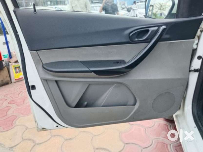 Tata Tiago 1.2 Revotron Xt (o), 2019, Petrol