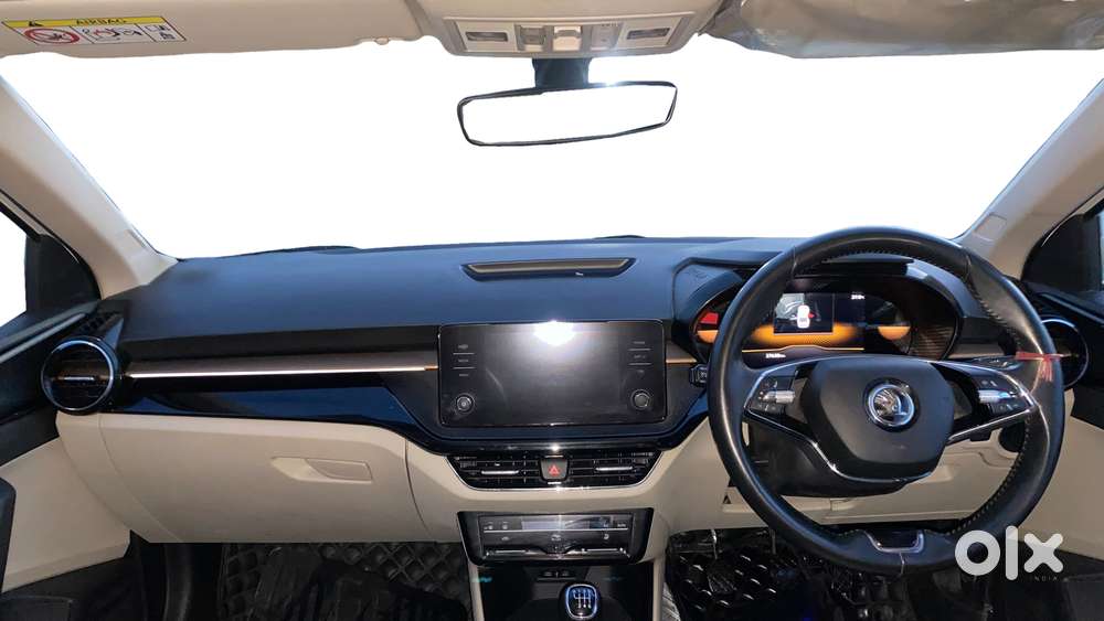 Skoda Slavia Style 1.0l Tsi Mt, 2023, Petrol