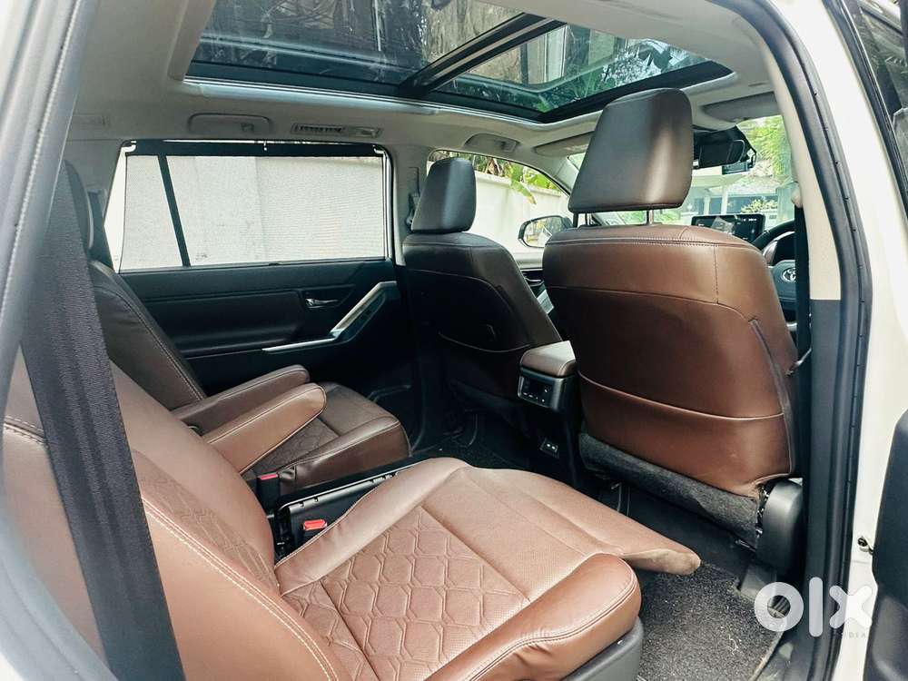 Toyota Innova Hycross 2.0 Zx (o) Hybrid 7 Str, 2025, Diesel