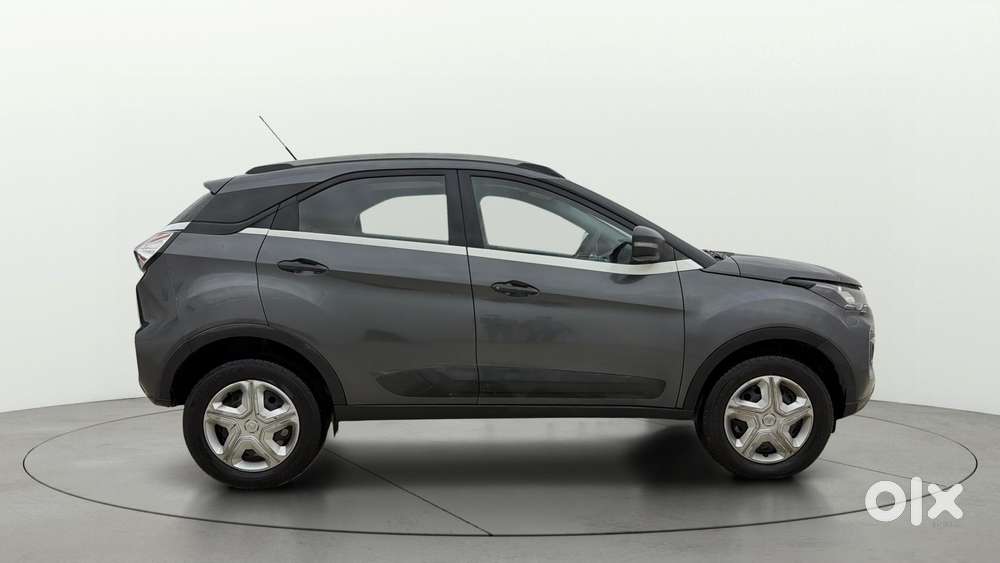 Tata Nexon 1.5 Revotorq Xma Amt (s), 2021, Petrol