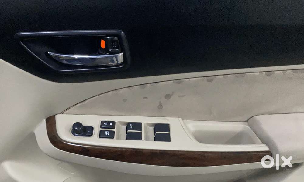 Maruti Suzuki Swift Dzire Zdi + Amt, 2017, Diesel