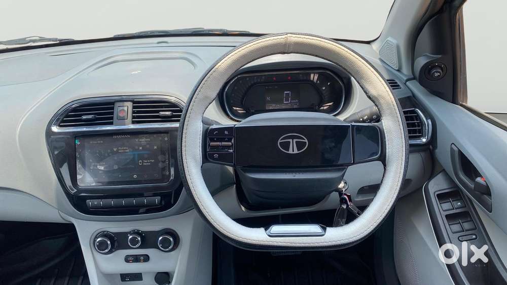 Tata Tiago 1.2 Revotron Xta, 2025, Petrol