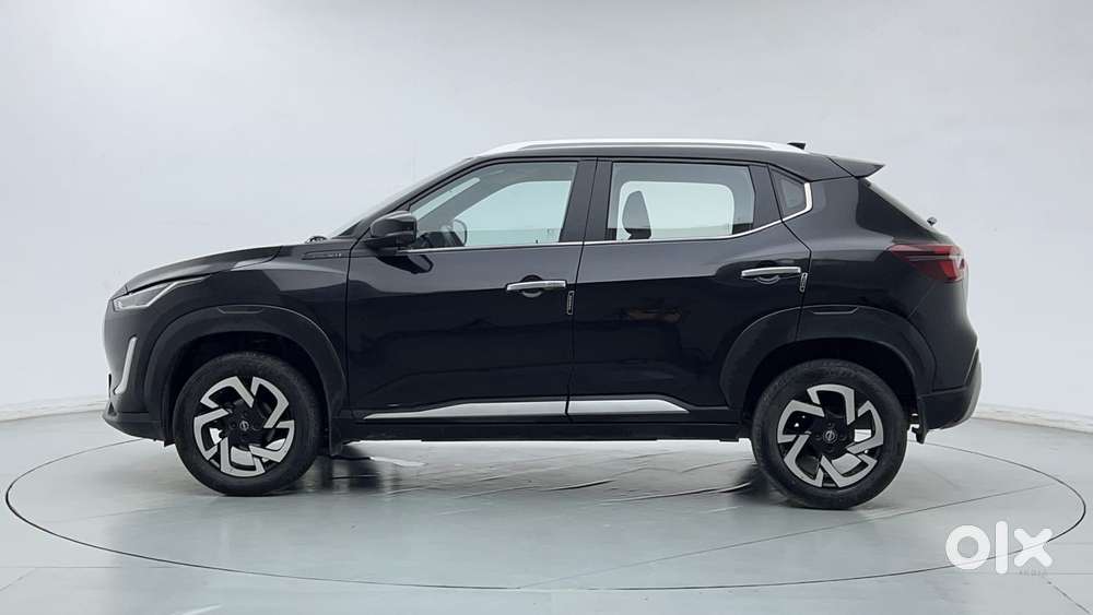 Nissan Magnite 1.0 Xv Premium, 2023, Petrol