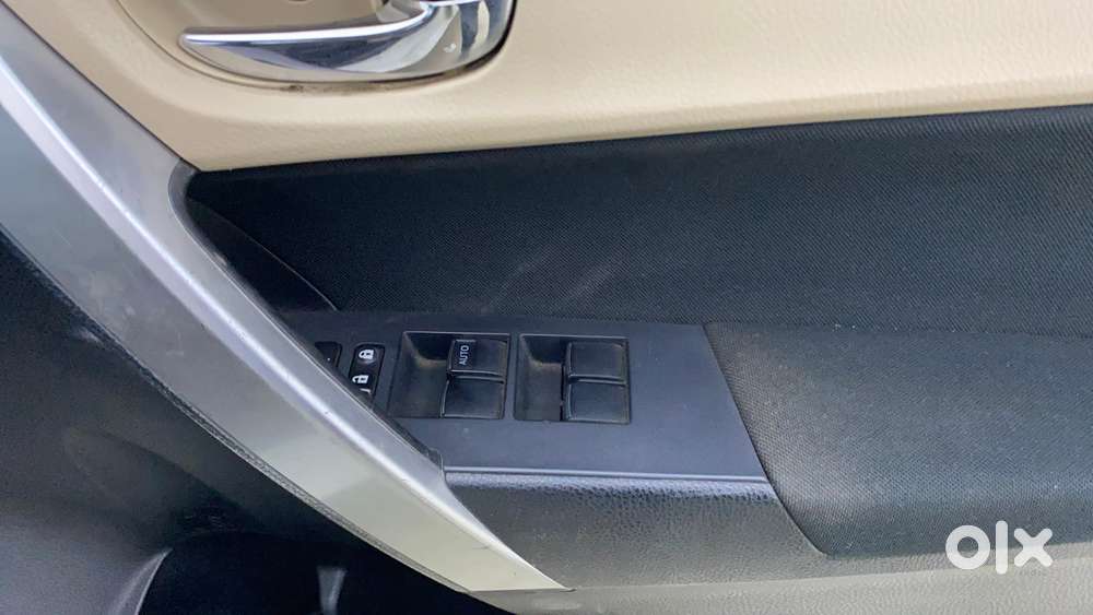 Toyota Corolla Altis [2014-2017] 1.8 G Cvt, 2016, Petrol