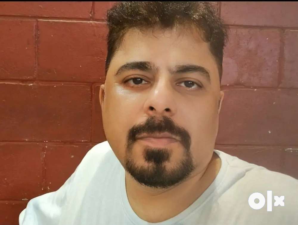 General manager Hotel & Travel Executive 1742402814