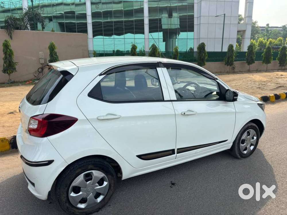 Tata Tiago 1.2 Revotron Xt (o), 2023, Petrol