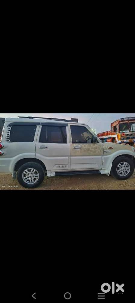 Mahindra Scorpio, 2015