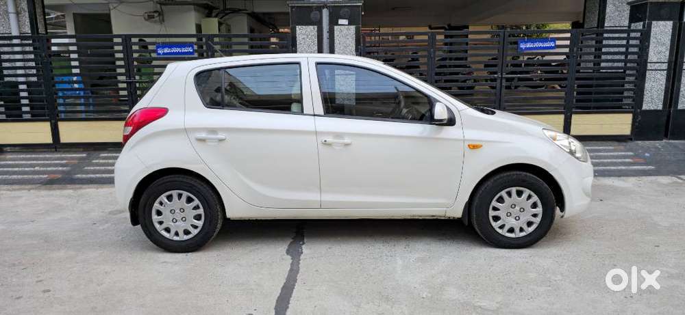 Hyundai I20 Petrol Cvt Magna Executive, 2012, Petrol