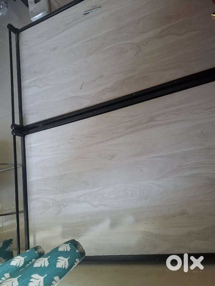 Bed king size