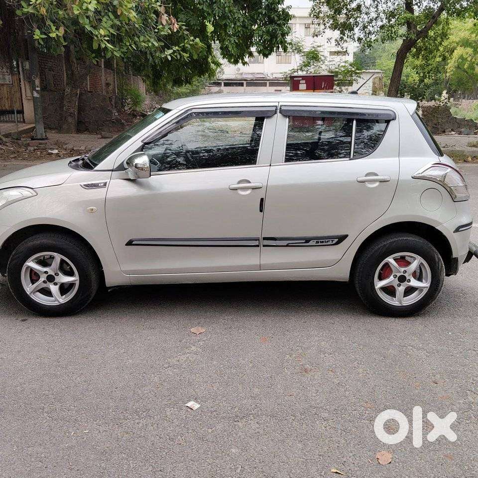 Maruti Suzuki Swift Lxi Optional-o, 2017, Cng & Hybrids