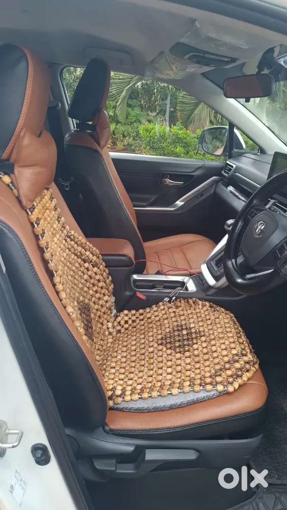 Toyota Innova Hycross 2023