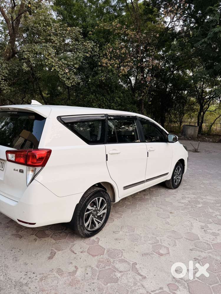 Toyota Innova Crysta 2.4 G Plus Mt 7 Str, 2021, Diesel