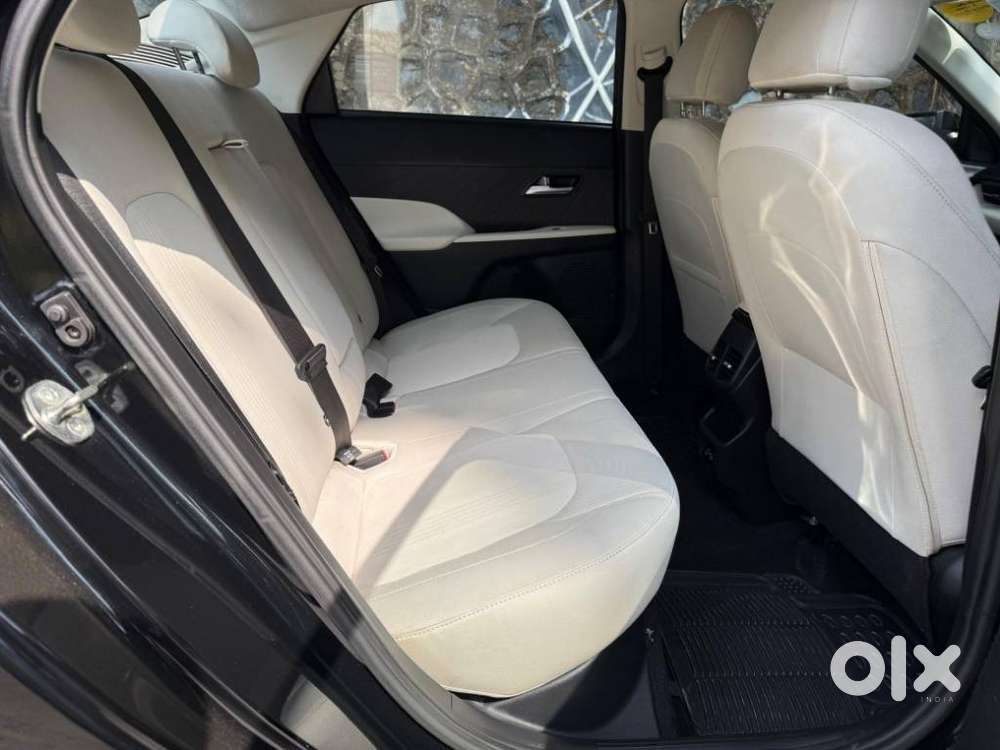 Hyundai Verna Sx 1.5 Petrol Ivt, 2023, Petrol