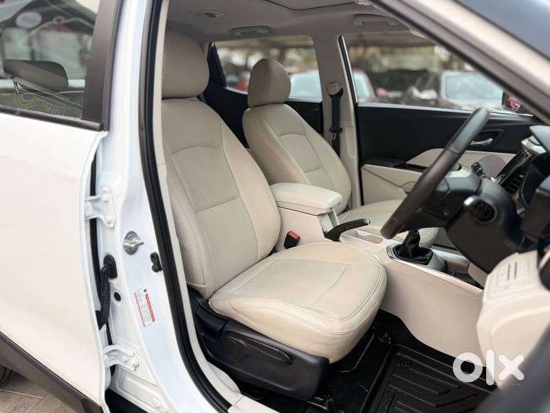 Mahindra Xuv300 W8, 2024, Petrol