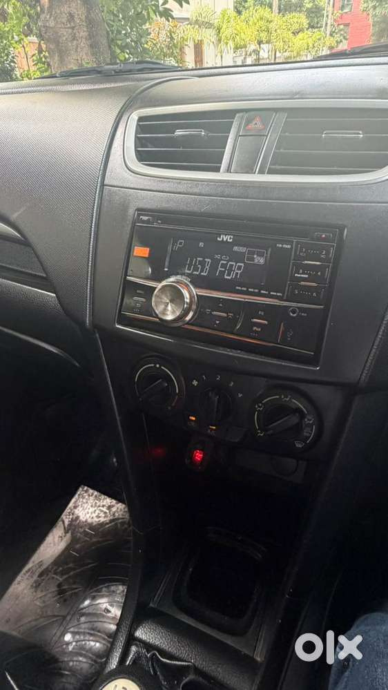 Maruti Suzuki Swift Vxi With Abs, 2012, Petrol