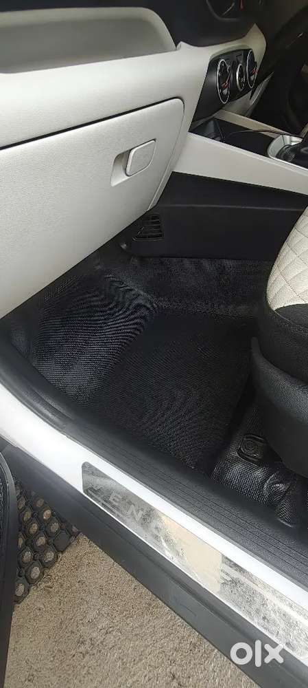 Hyundai New Venue Petrol S+ Manual 2025 November(7 Months Old )