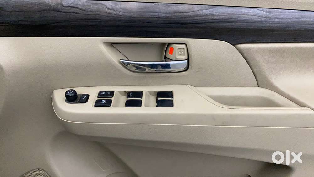Maruti Suzuki Ertiga Zxi Plus Shvs, 2022, Petrol