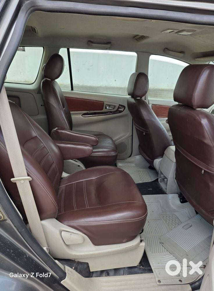 Toyota Innova 2.5 V 7 Str, 2012, Diesel