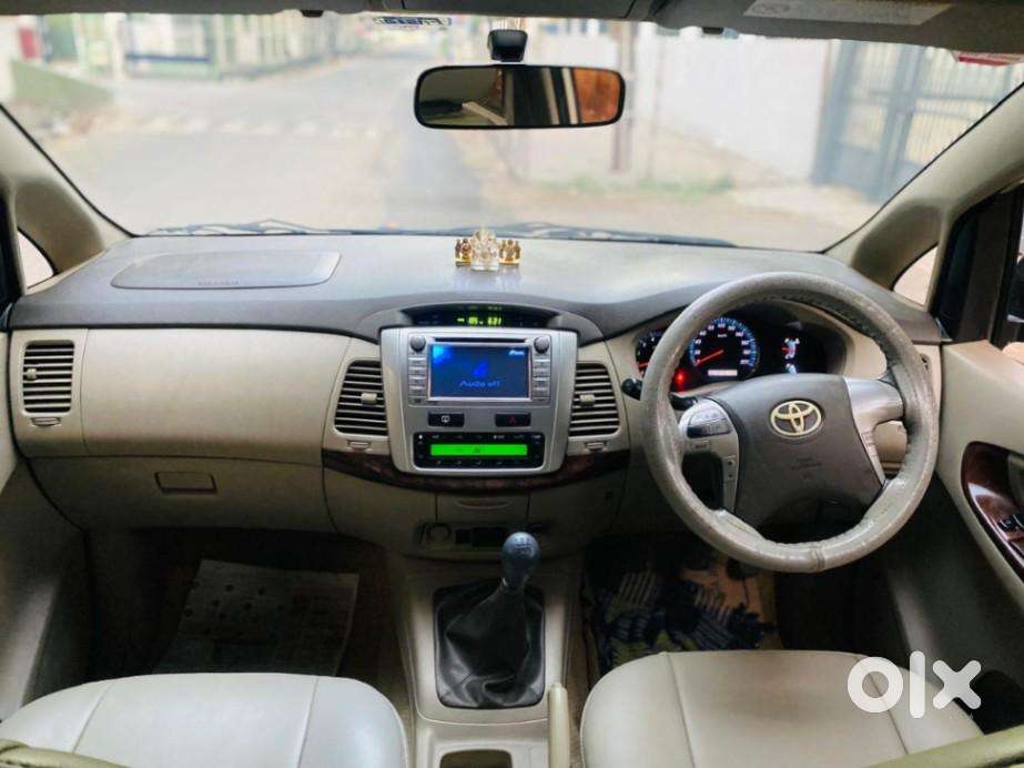 Toyota Innova 2.5 V 8 Str, 2014, Diesel