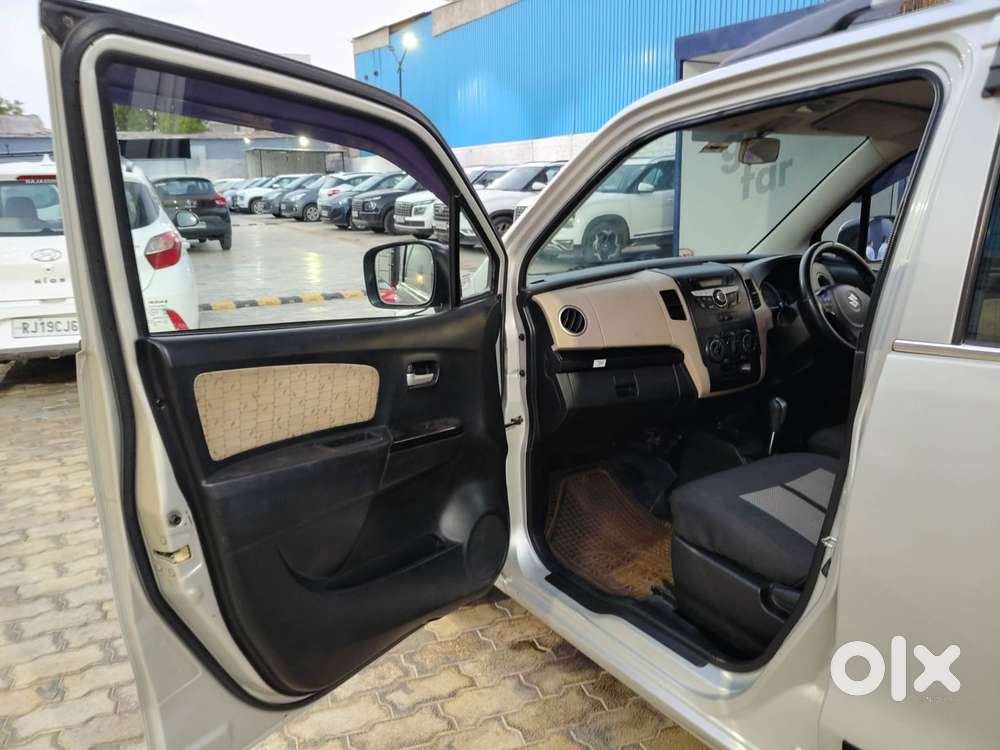 Maruti Suzuki Wagon R 1.0 Vxi Amt, 2017, Petrol