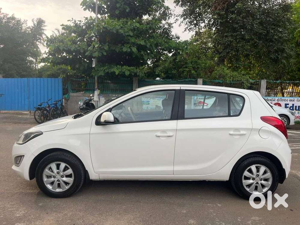 Hyundai I20 Sportz 1.4 Crdi 6 Speed Bs-iv, 2014, Diesel