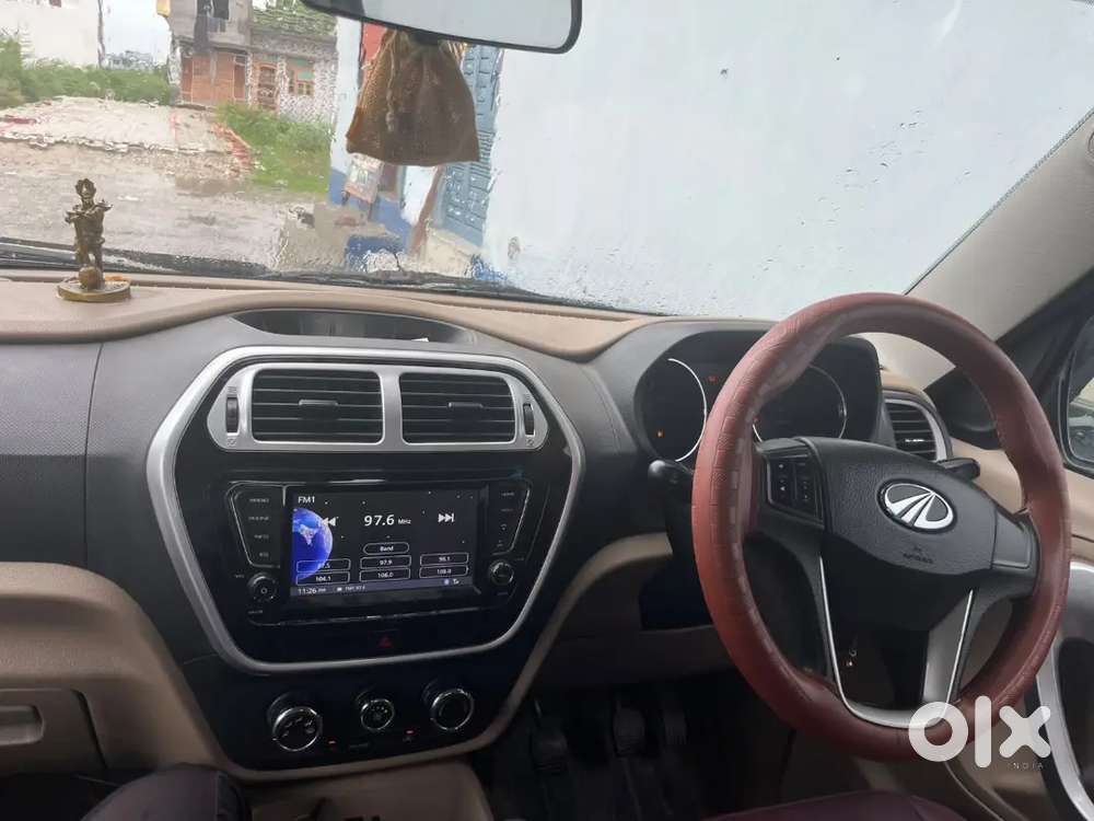 Mahindra Tuv 300 2017 Diesel Manual Top And Variant