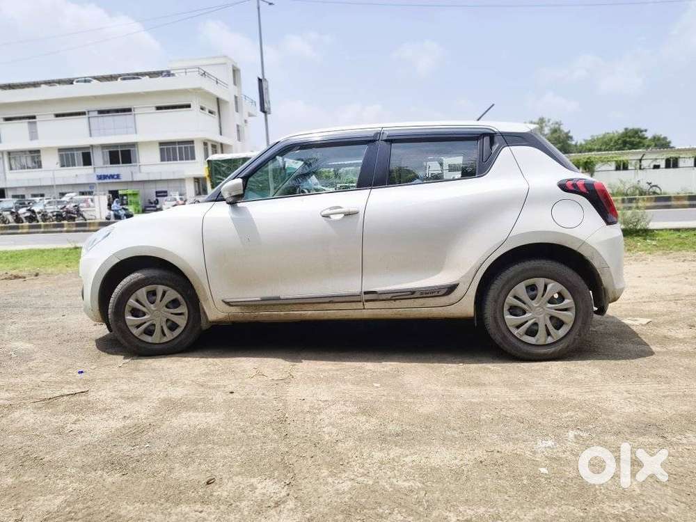 Maruti Suzuki Swift Vxi + Manual, 2024, Petrol