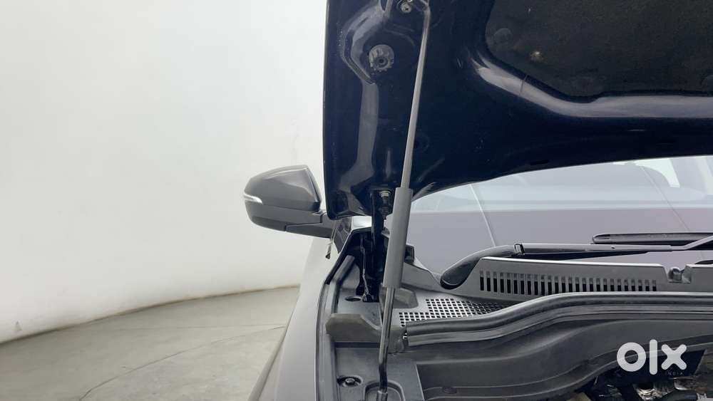 Mahindra Xuv700 2.2 Ax 3 Diesel Mt 5 Str, 2022, Diesel