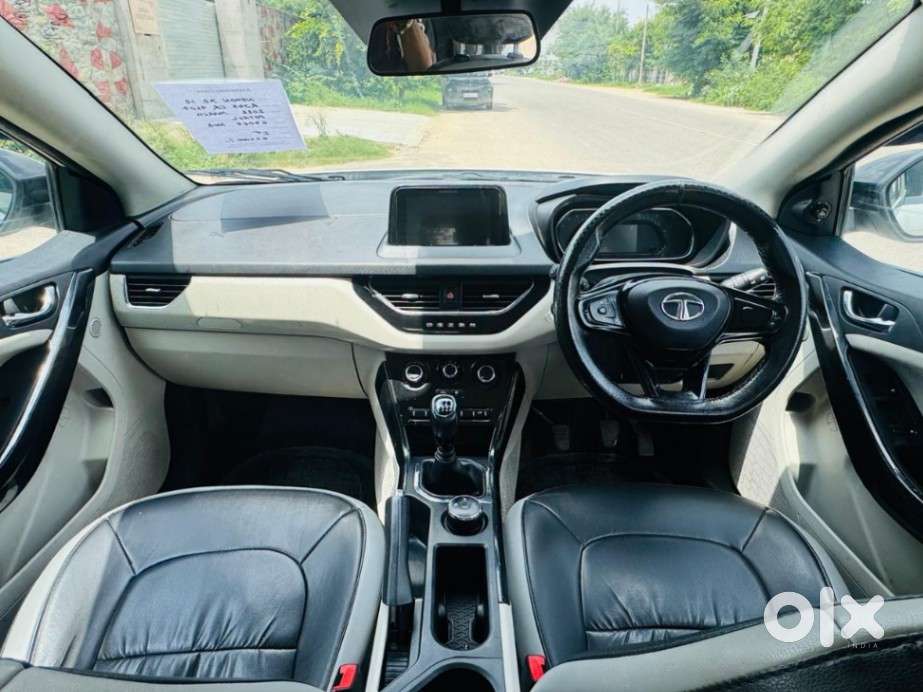 Tata Nexon, 2022, Petrol