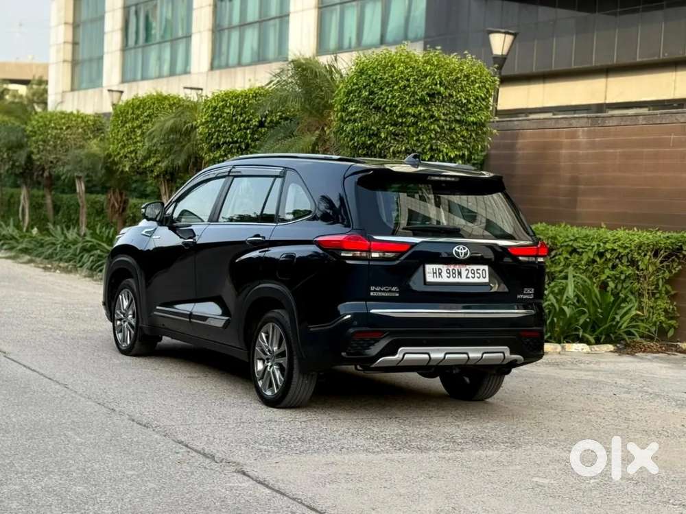 Toyota Innova Hycross 2.0 Zx (o) Hybrid 7 Str, 2023, Petrol