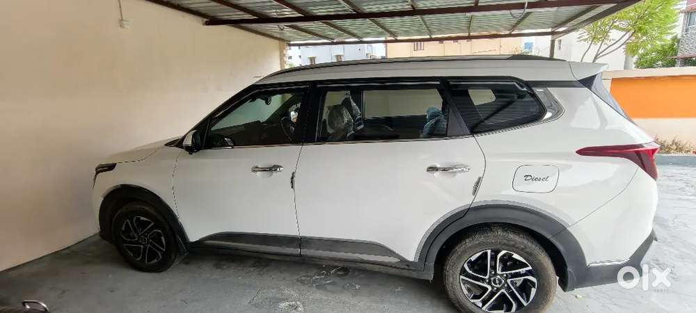 Kia Carens 2023 Diesel.withextra High Fog Lamp