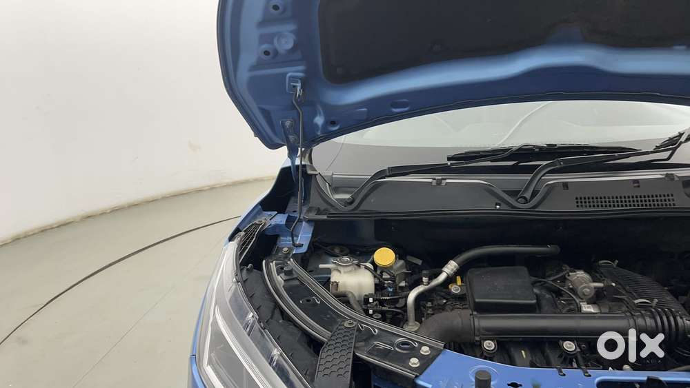 Nissan Magnite 1.0 Xv Premium Dual Tone, 2021, Petrol