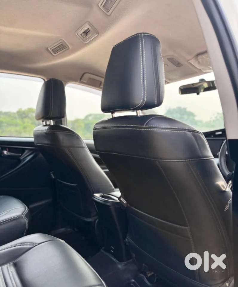 Toyota Innova Crysta [2020-ongoing] 2.4 Gx 7 Str, 2025, Diesel