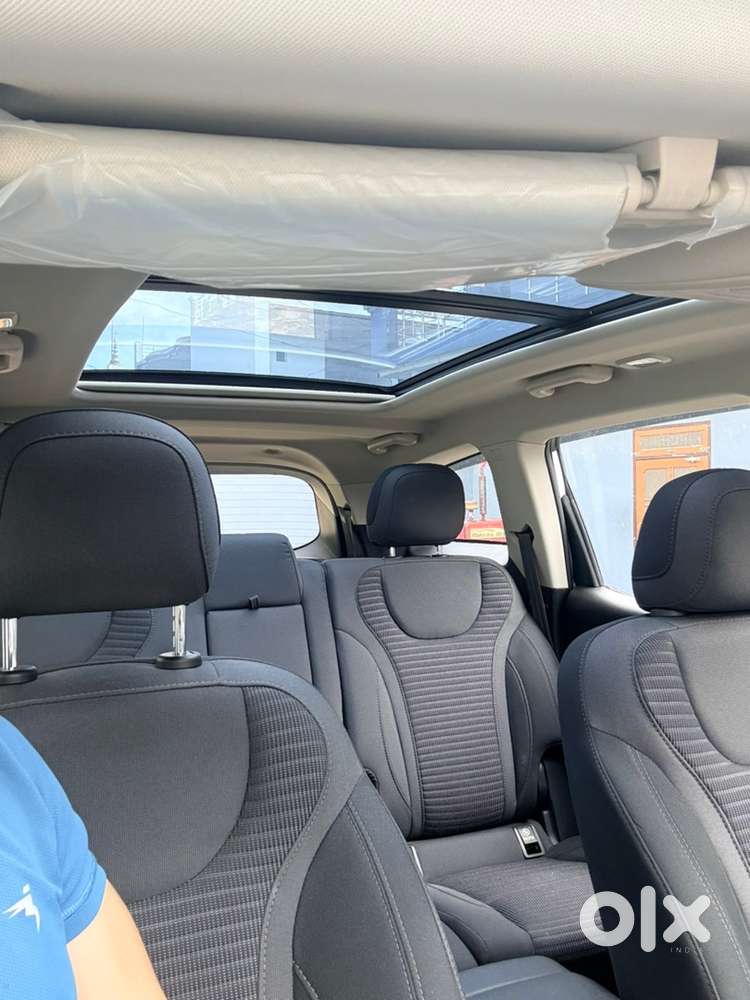 Mahindra Xuv700 Petrol 2025