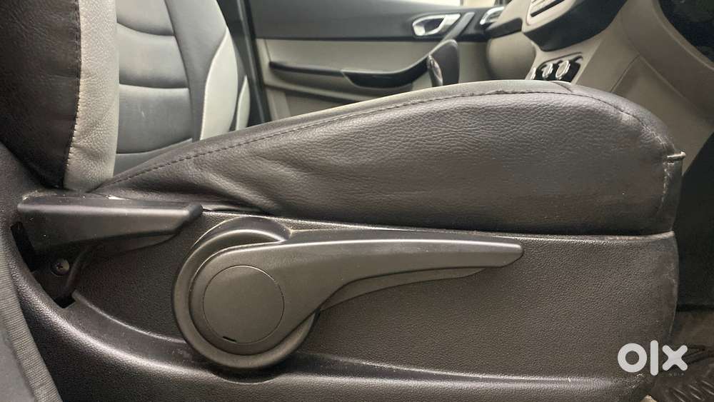 Tata Tiago 1.2 Revotron Xza, 2018, Petrol