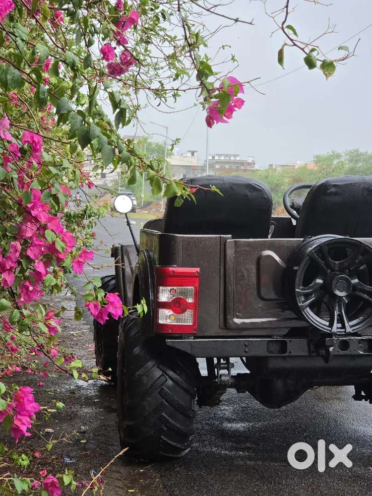 Mahindra Jeep Classic 1983