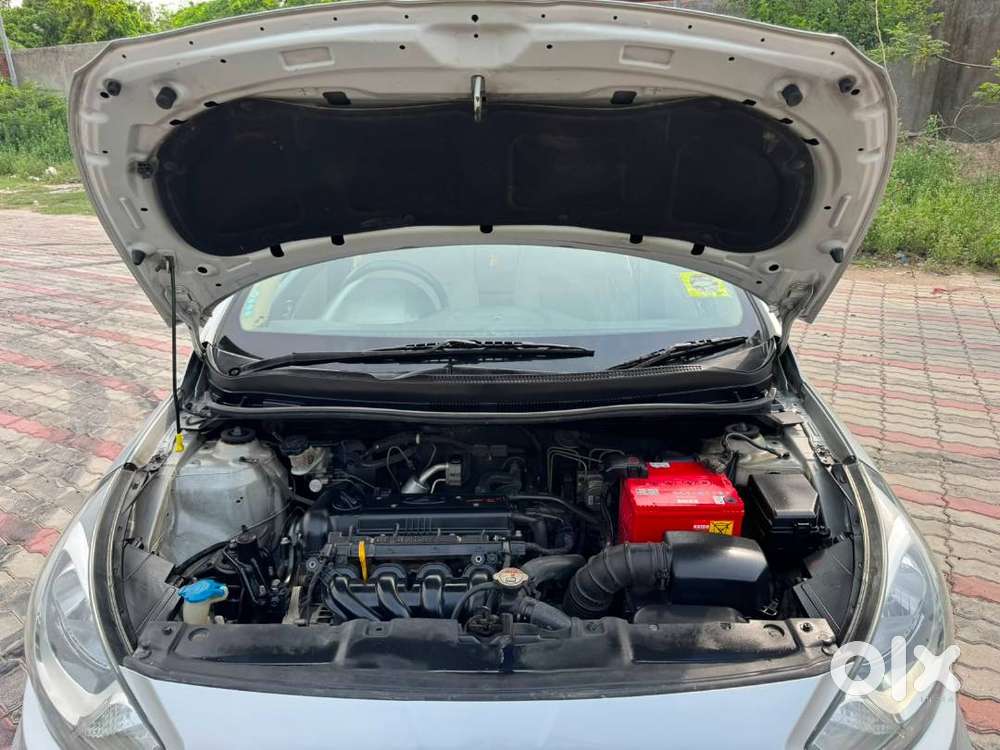 Hyundai Verna Fluidic Sx 1.6 Vtvt Petrol Car