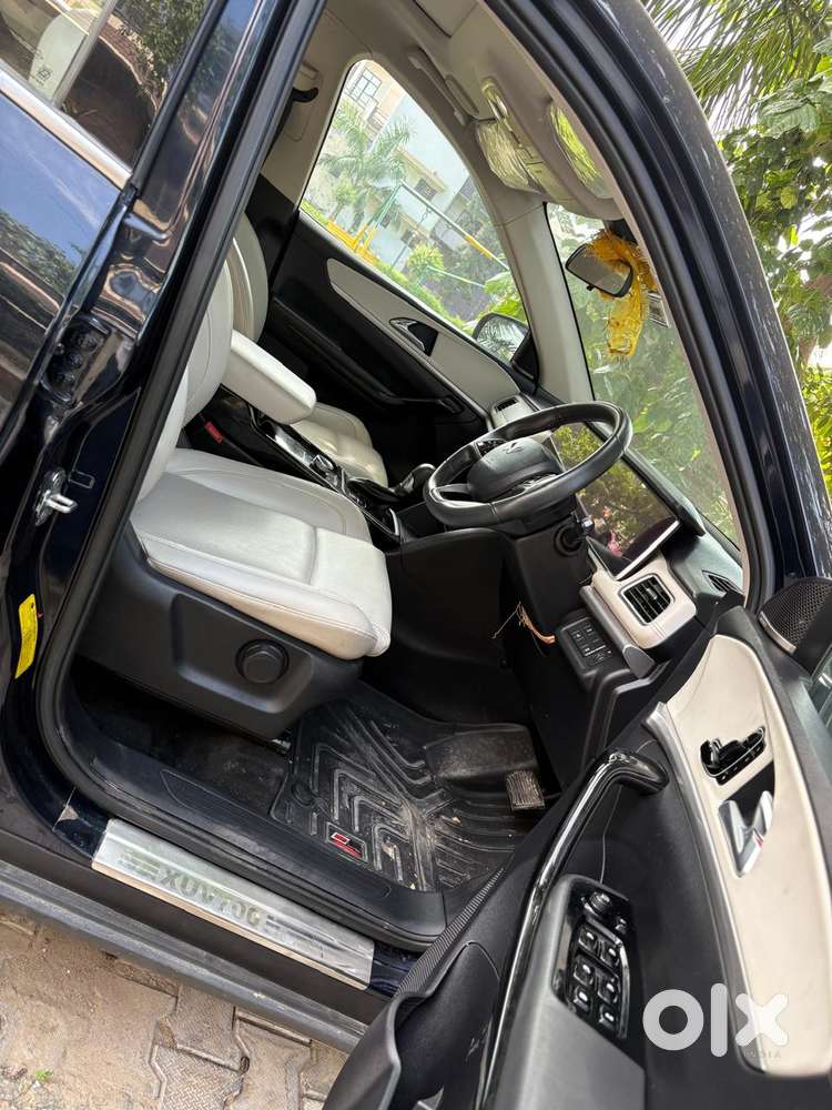 Mahindra Xuv700 Ax7l 6 Str At, 2022, Diesel