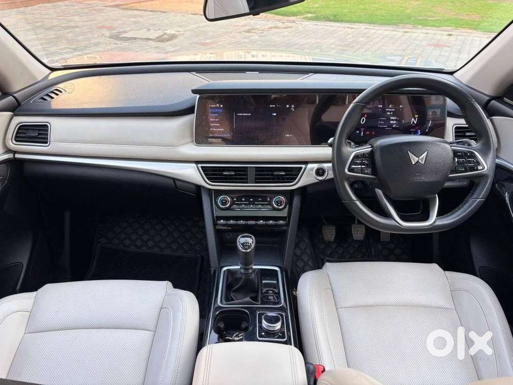 Mahindra Xuv700, 2022, Diesel
