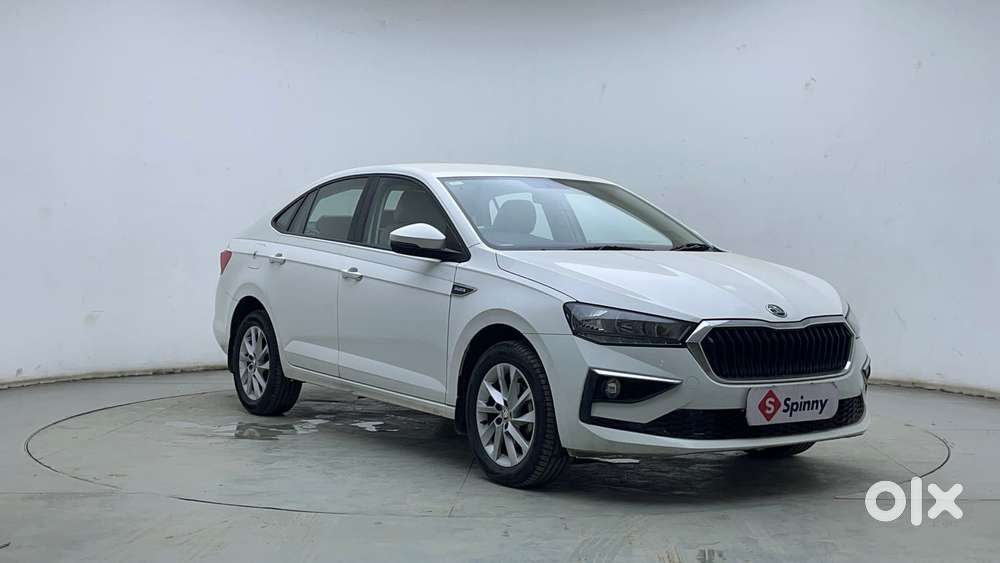 Skoda Slavia Ambition 1.0l Tsi At, 2022, Petrol
