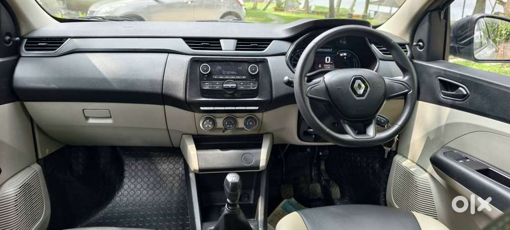 Renault Triber Rxt, 2022, Petrol