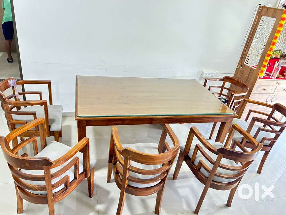 6 Seater Solid Wood Dining Table Set with Glass Top, 5 Yrs Old, Pune