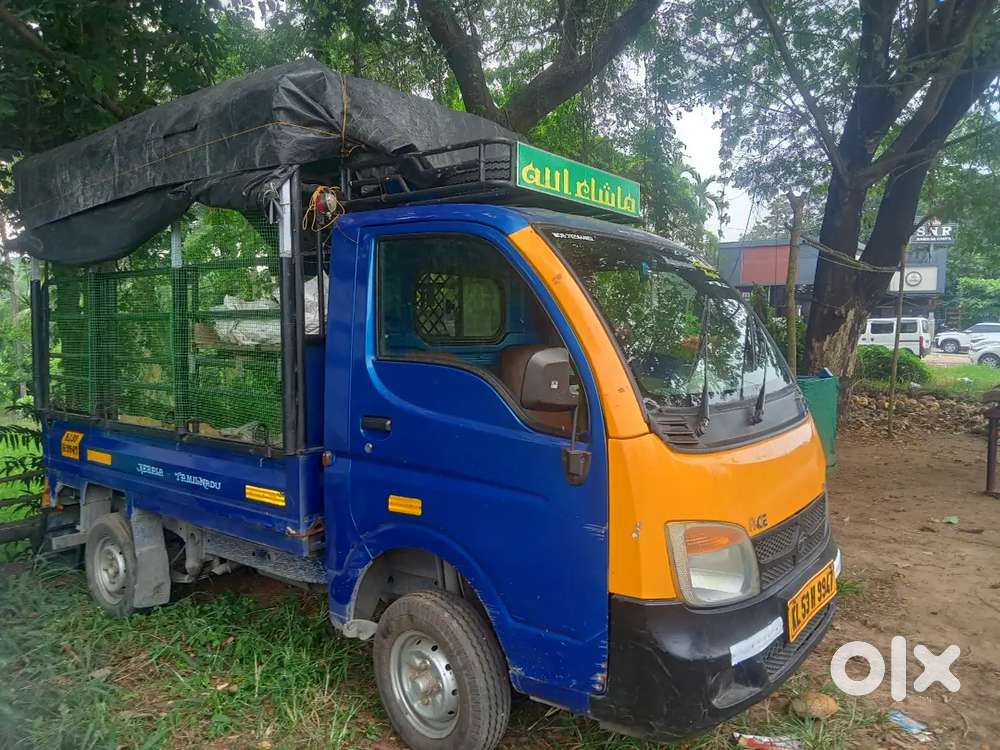 ചിത്രത്തിലുള്ള നമ്പറിൽ വിളിക്കൂ.