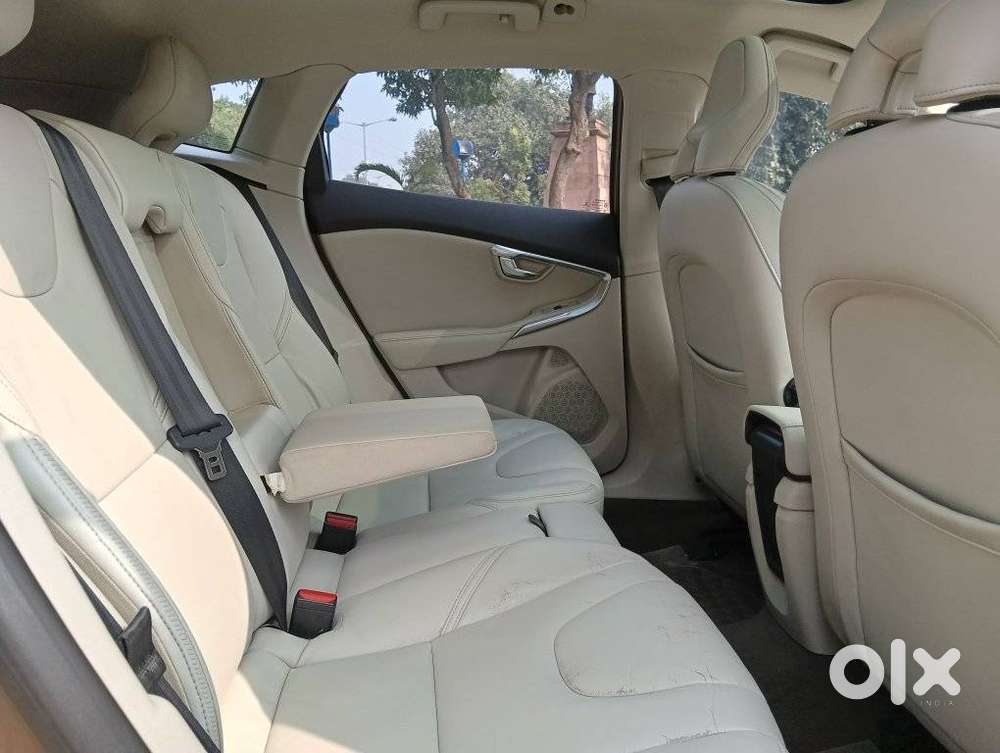 Volvo V40 Cross Country D3 Inscription, 2015, Diesel