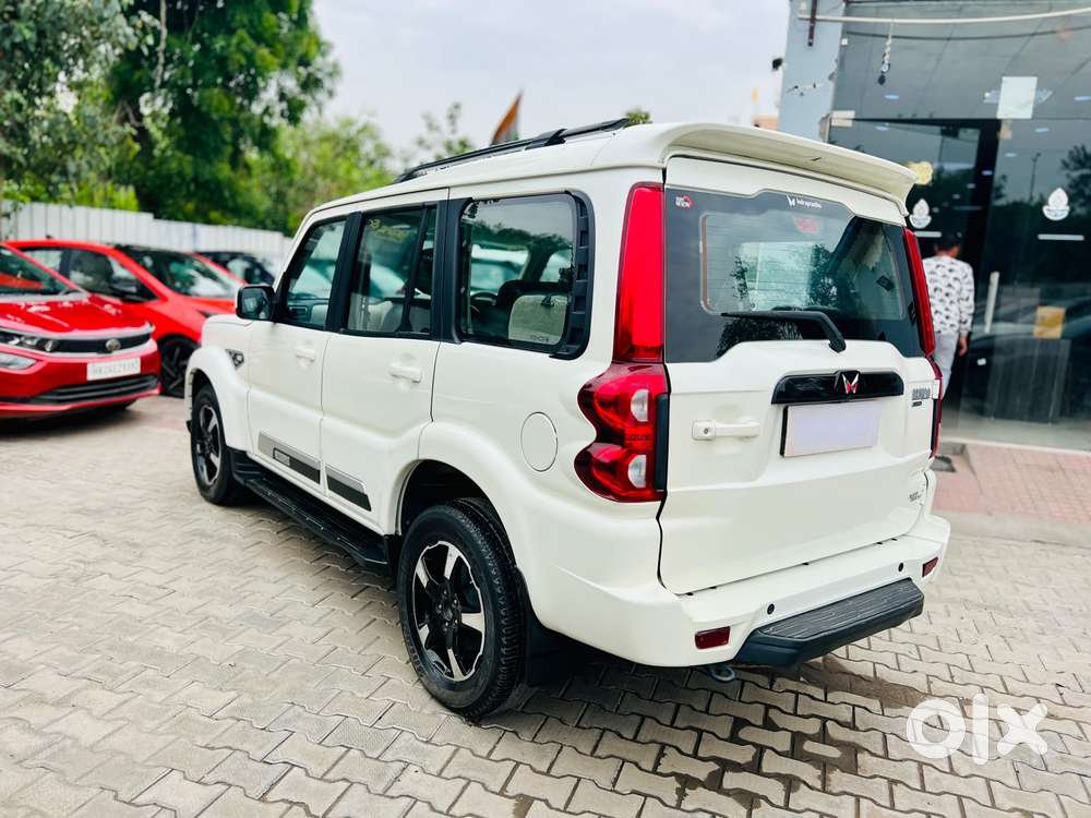 Mahindra Scorpio Classic 2.2 S 11 Mt 7 Str, 2023, Diesel